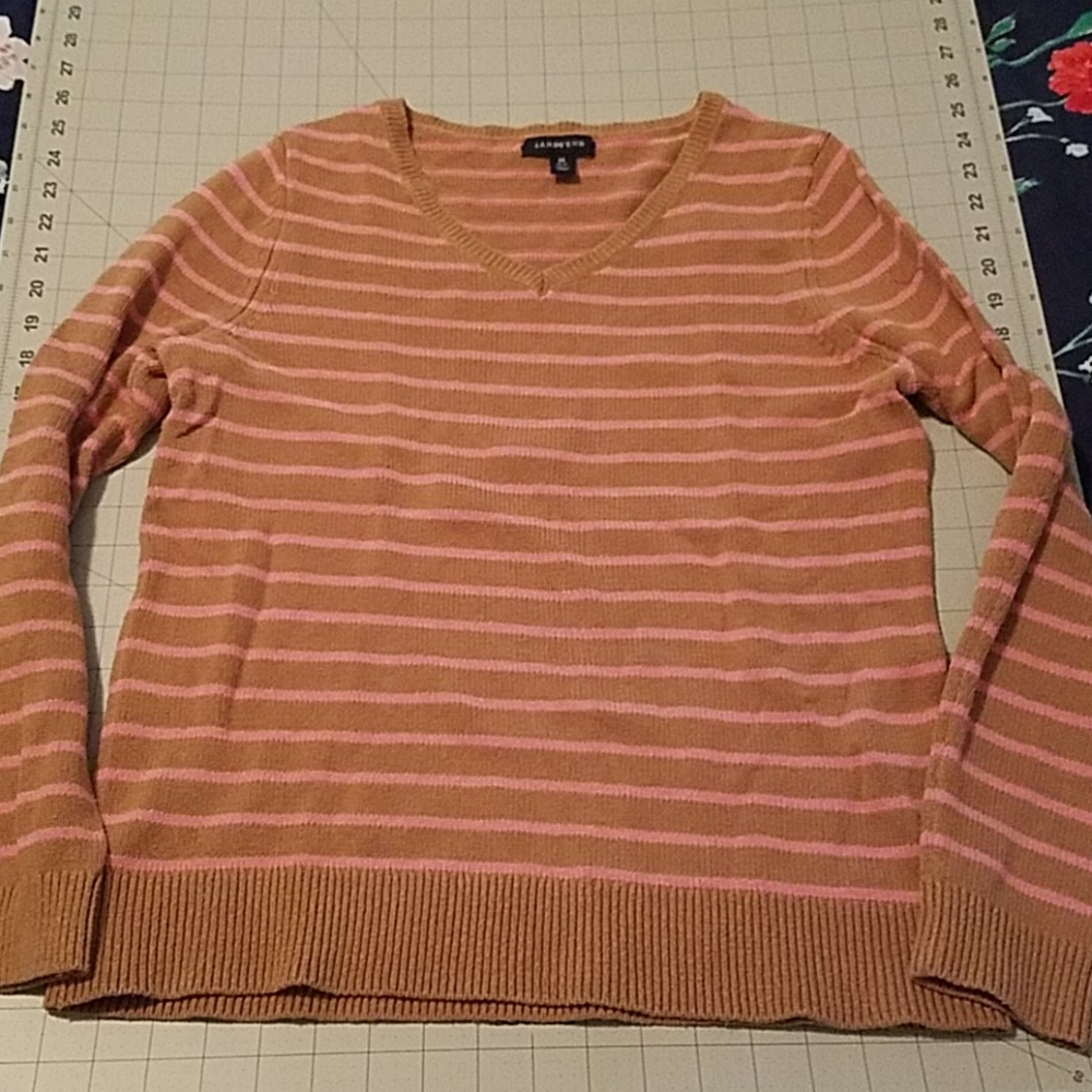 Land's End woman's V Neck Sweater size M